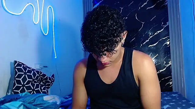 jamescurly00 online show from March 13, 2026, 7:59 am