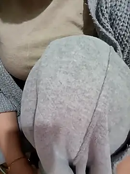 Tulip Giang online show from January 8, 2026, 3:42 am