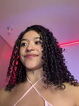 crystal dlun online show from April 18, 2026, 7:07 pm