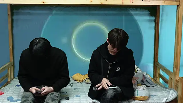 shuai-shuai-22 online show from January 11, 2026, 3:22 am