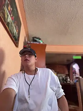 Snapshot of soyrodryp chatting on February 15, 2026, 3:31 pm soyrodryp online show from February 15, 2026, 3:31 pm