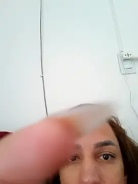 ofjuliaa online show from January 15, 2026, 2:21 pm