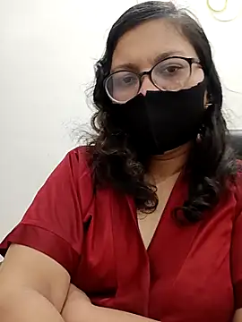 piryasharma005 online show from January 13, 2026, 9:42 pm