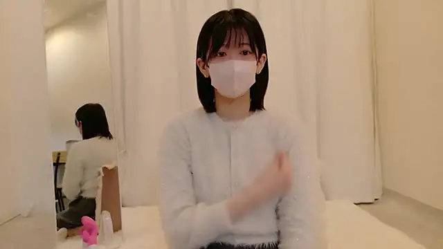 yuruchan  online show from February 15, 2026, 2:14 pm