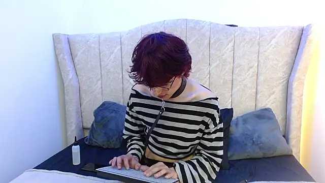 Angel adrien online show from February 10, 2026, 1:04 pm