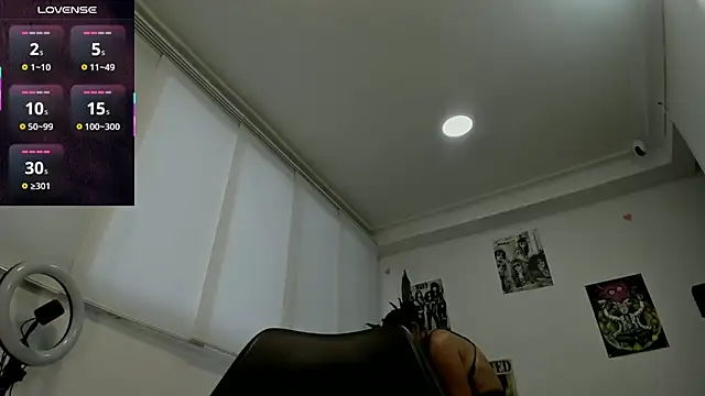 samantha milfs  online show from March 17, 2026, 11:24 am