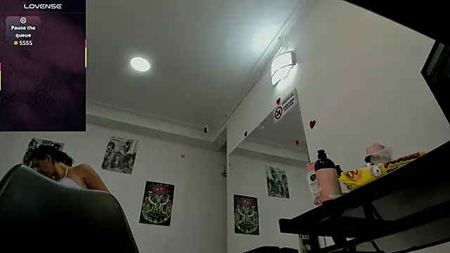 samantha milfs  online show from March 25, 2026, 11:27 am