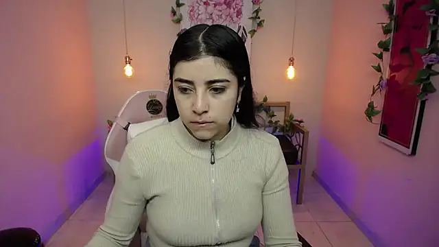Snapshot of Adri_gomez_x chatting on July 15, 2026, 11:48 am Adri gomez x online show from July 15, 2026, 11:48 am