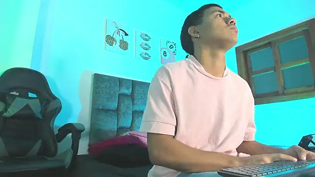 Liamsubtle01 online show from April 9, 2026, 11:04 am