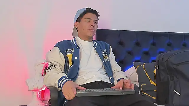 Snapshot of Marcus_Moreno chatting on February 24, 2026, 11:58 pm Marcus Moreno online show from February 24, 2026, 11:58 pm