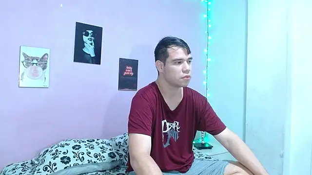 Snapshot of queen_night19 chatting on January 15, 2026, 12:43 pm queen night19 online show from January 15, 2026, 12:43 pm