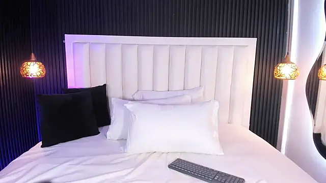 PandoraMiller online show from February 27, 2026, 5:02 pm