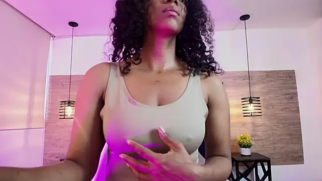 Snapshot of Ellie-Alves chatting on July 10, 2026, 1:25 pm Ellie-Alves online show from July 10, 2026, 1:25 pm
