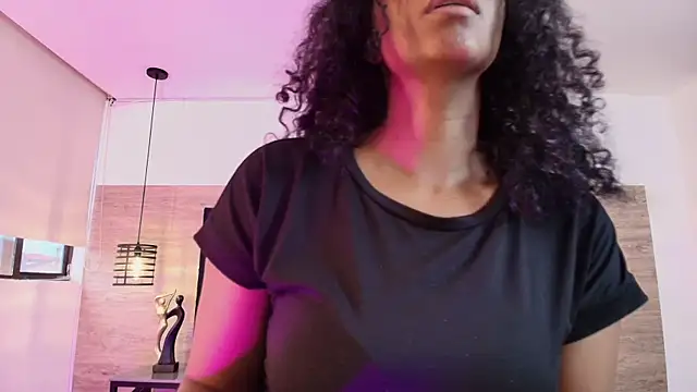 Snapshot of Ellie-Alves chatting on July 17, 2026, 1:51 pm Ellie-Alves online show from July 17, 2026, 1:51 pm