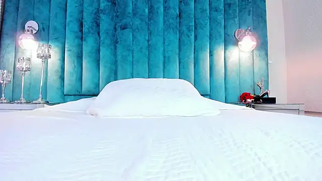 mia ellieth online show from February 22, 2026, 8:18 pm