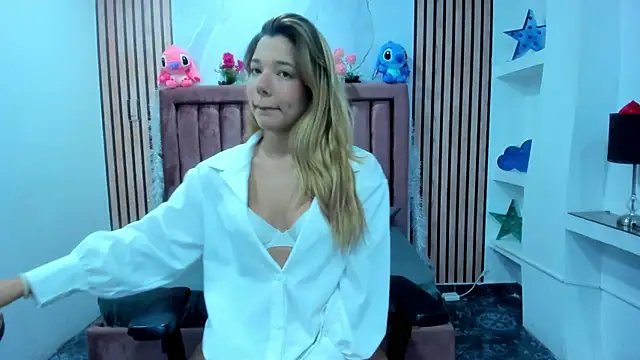 DanielaSilva  online show from January 15, 2026, 7:39 pm