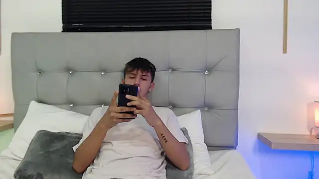 johnny blake  online show from January 19, 2026, 12:03 am