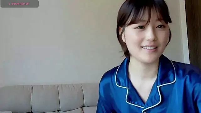 Snapshot of isshiki00 chatting on May 17, 2026, 2:09 am isshiki00 online show from May 17, 2026, 2:09 am