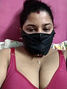 pinkisaha75 online show from April 15, 2026, 12:28 am