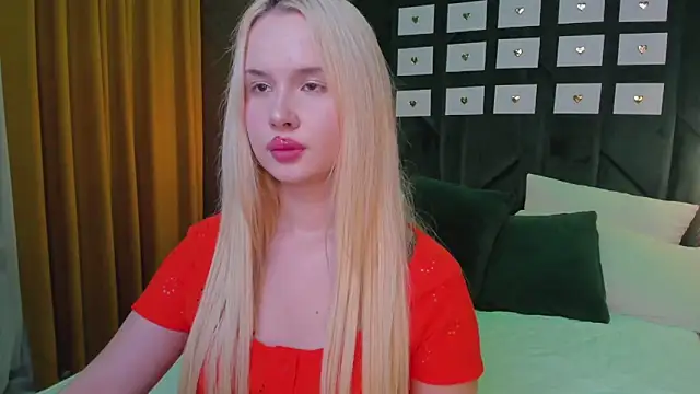 NicoletaCooper online show from February 13, 2026, 11:28 am