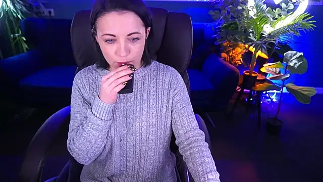 Dafni Monn online show from January 13, 2025, 7:11 am