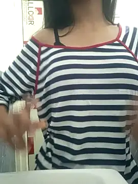 xoxoashi online show from March 25, 2026, 12:33 pm