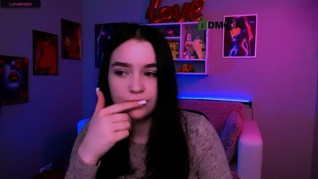 Snapshot of monica_xcx chatting on April 4, 2026, 7:22 pm monica xcx online show from April 4, 2026, 7:22 pm