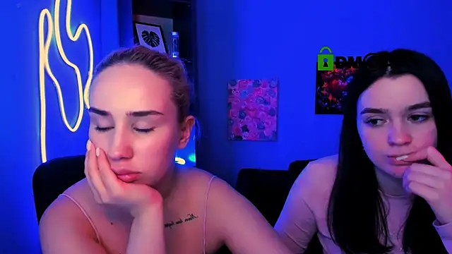 Snapshot of monica_xcx chatting on April 21, 2026, 11:51 pm monica xcx online show from April 21, 2026, 11:51 pm