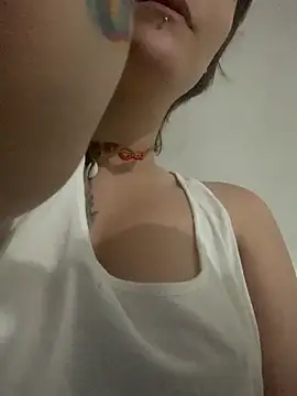 Snapshot of Casal_HotBrisa chatting on February 5, 2026, 3:11 am Casal HotBrisa online show from February 5, 2026, 3:11 am