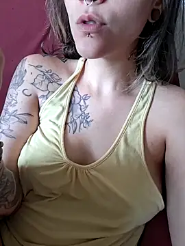 Snapshot of Casal_HotBrisa chatting on April 6, 2026, 6:31 pm Casal HotBrisa online show from April 6, 2026, 6:31 pm