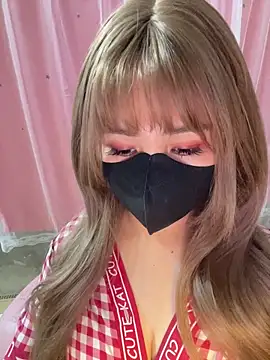 -Violet-t online show from March 20, 2026, 1:05 pm