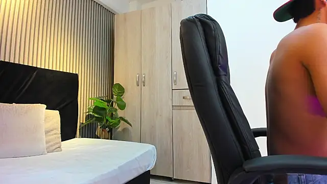 LeoHard   online show from February 1, 2026, 2:21 am