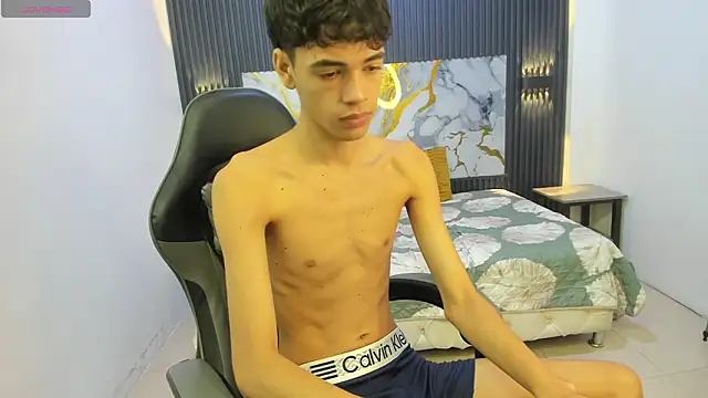 Dark Desiree18 online show from February 15, 2026, 12:14 pm