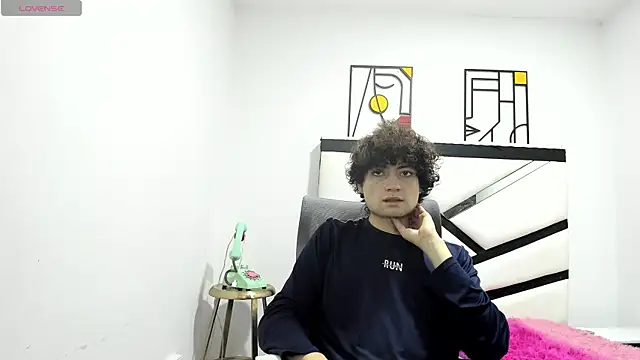 SHAW FROSTE online show from January 13, 2026, 10:15 pm