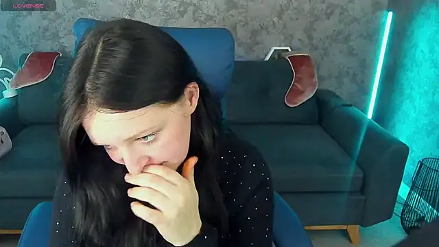 MiraSoliss online show from January 8, 2026, 9:22 am