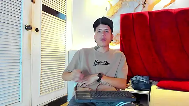 ESTEBAN 2102 online show from January 13, 2026, 7:41 pm