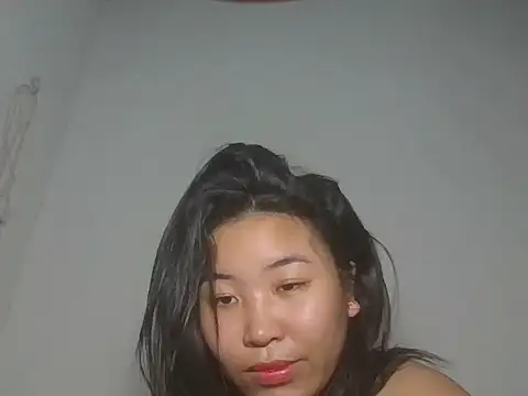 Zyeiii online show from March 21, 2026, 8:23 pm