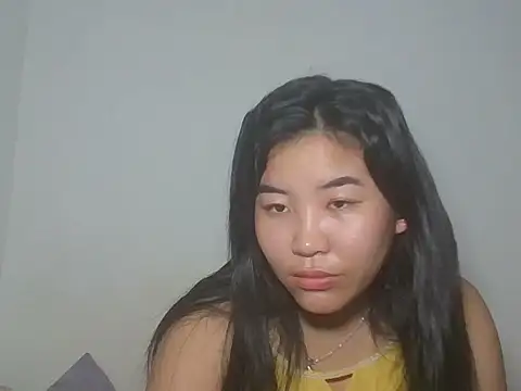 Zyeiii online show from March 25, 2026, 9:21 pm