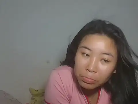 Zyeiii online show from April 12, 2026, 6:13 pm