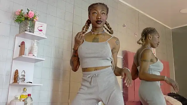 DaniaMarcell online show from January 16, 2026, 4:38 am