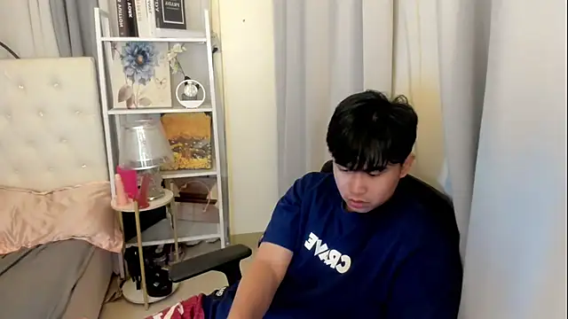 davincihugecock online show from June 18, 2026, 12:33 am