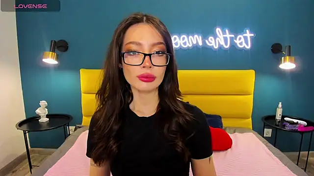 IvyDainty online show from March 25, 2026, 1:44 am