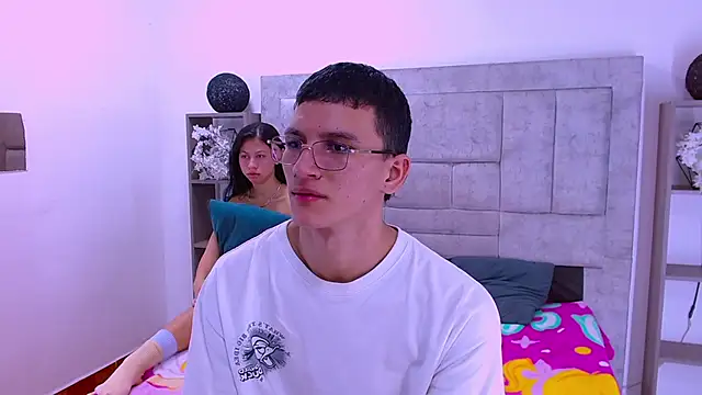 Sophi and Jack online show from February 18, 2026, 3:57 am