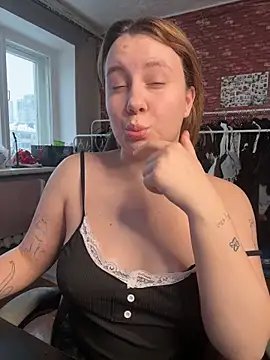 AnnaSeint online show from March 6, 2026, 1:07 pm