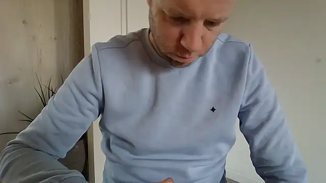 Snapshot of Vector1982 chatting on February 7, 2026, 2:43 pm Vector1982 online show from February 7, 2026, 2:43 pm