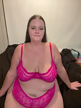 carinabro10 online show from March 5, 2026, 10:44 am