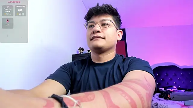 Theo Rowan online show from January 10, 2026, 11:12 am