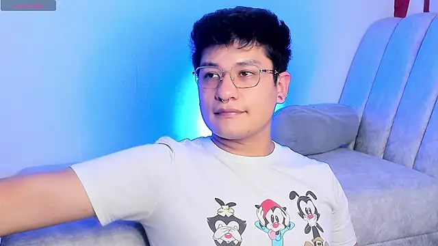 Theo Rowan online show from March 4, 2026, 8:48 pm