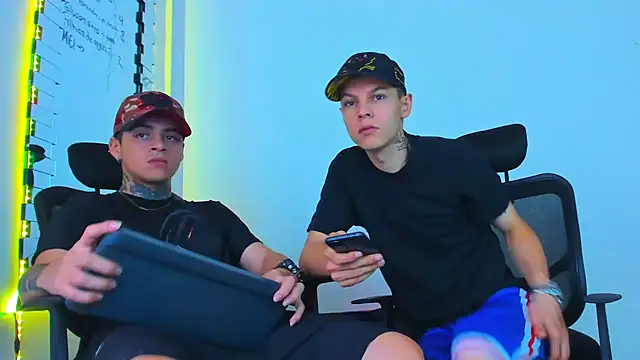 Snapshot of Thomas-Wil chatting on February 11, 2026, 1:21 am Thomas-Wil online show from February 11, 2026, 1:21 am