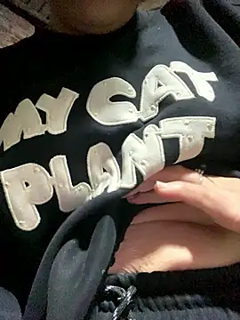 EmiZii online show from January 8, 2026, 2:52 pm